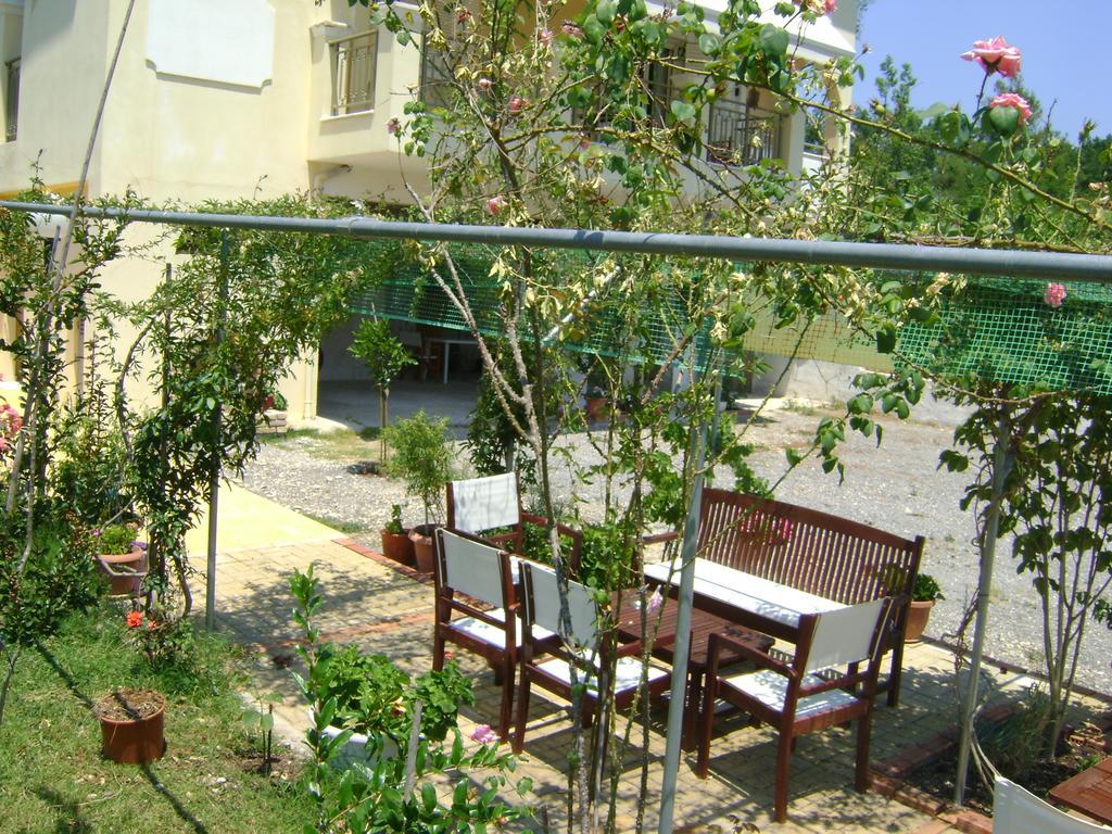 Scorpios Apartments Dassia  Bagian luar foto